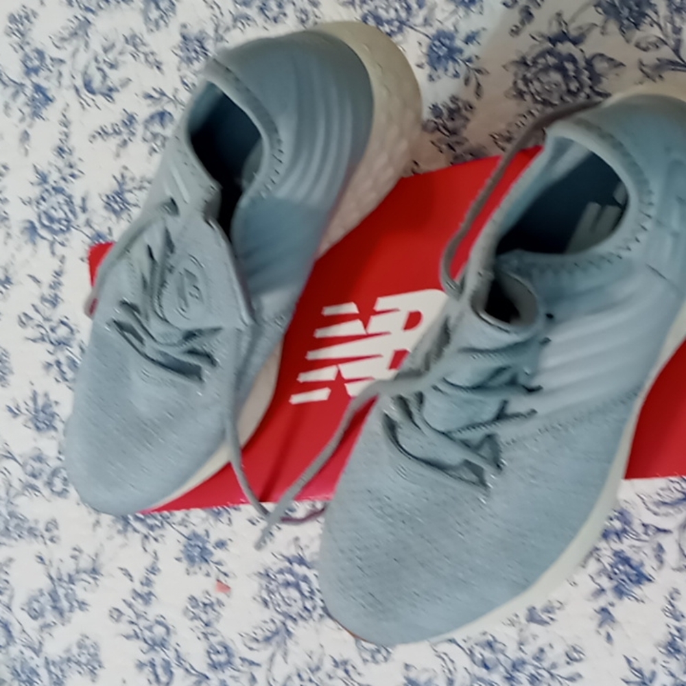 New Balance 8.5 athletic shoes No Box